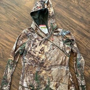 Under Armour, women’s camo hunting, long sleeve shirt, size XL